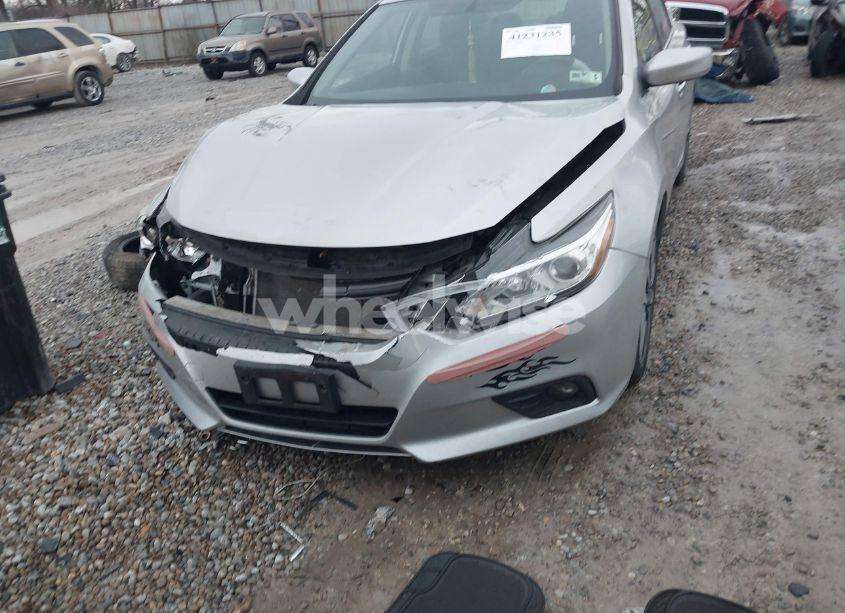 Photo 6 of 2017 Nissan Altima 2.5 SV (VIN 1N4AL3APXHC110661)