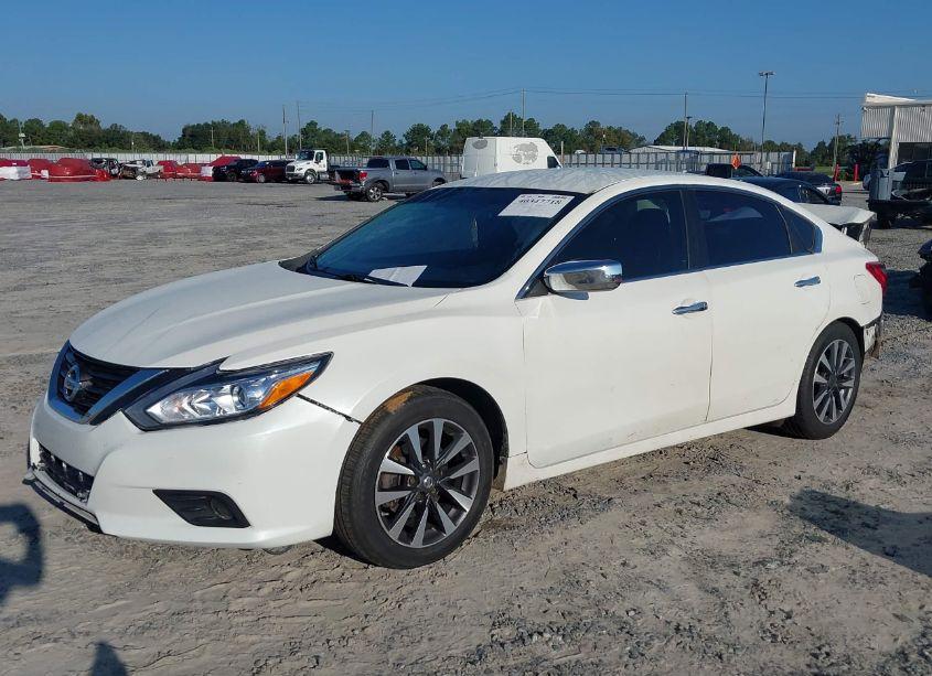 Photo 2 of 2017 Nissan Altima 2.5/2.5 S/2.5 SL/2.5 SR/2.5 SV (VIN 1N4AL3APXHC112586)