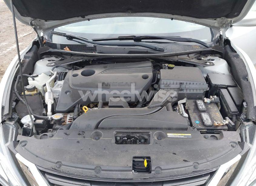 Photo 10 of 2017 Nissan Altima 2.5 SR (VIN 1N4AL3APXHC120364)