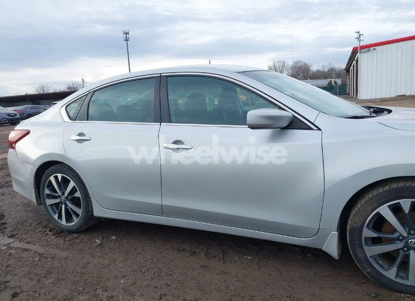 Photo 13 of 2017 Nissan Altima 2.5 SR (VIN 1N4AL3APXHC120364)