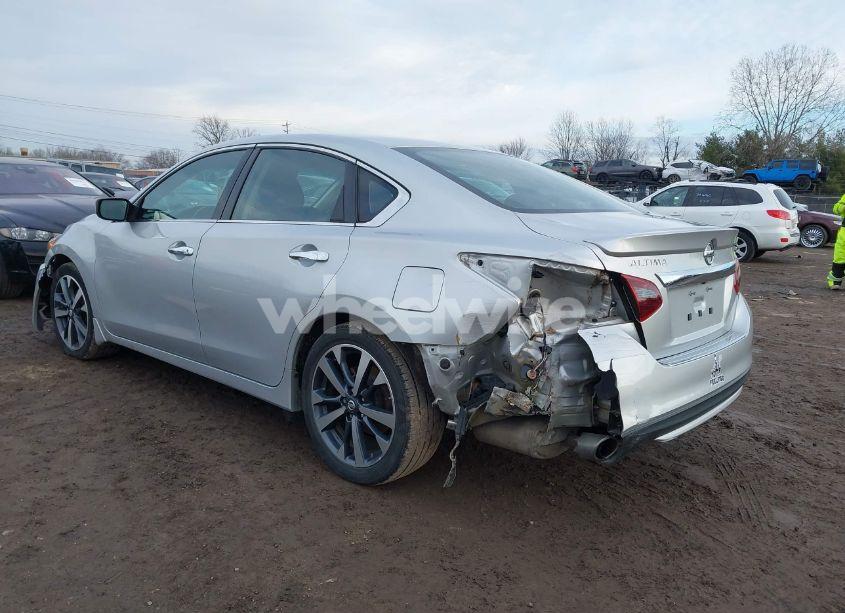 Photo 3 of 2017 Nissan Altima 2.5 SR (VIN 1N4AL3APXHC120364)