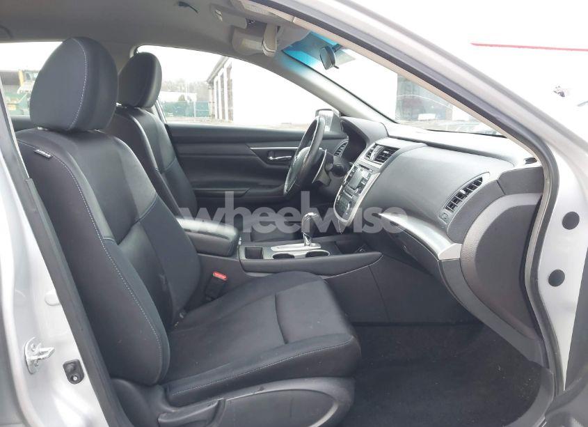 Photo 5 of 2017 Nissan Altima 2.5 SR (VIN 1N4AL3APXHC120364)