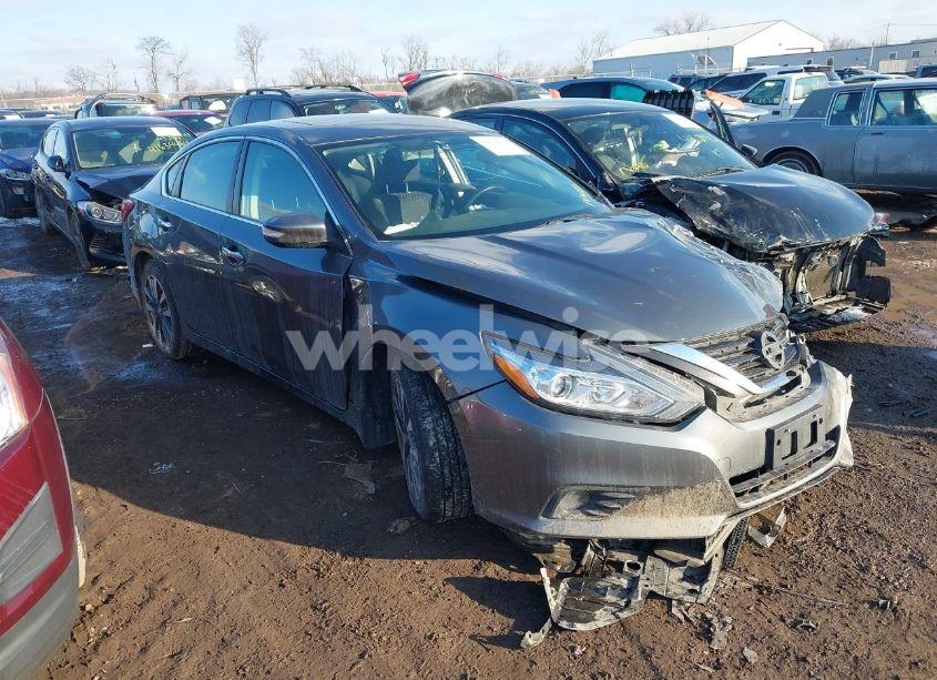 2017 Nissan Altima 2.5 SV (VIN 1N4AL3APXHC129260) main photo