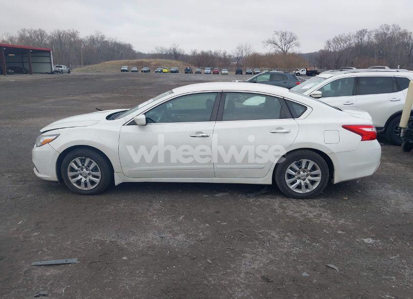 Photo 13 of 2017 Nissan Altima 2.5 S (VIN 1N4AL3APXHC129548)