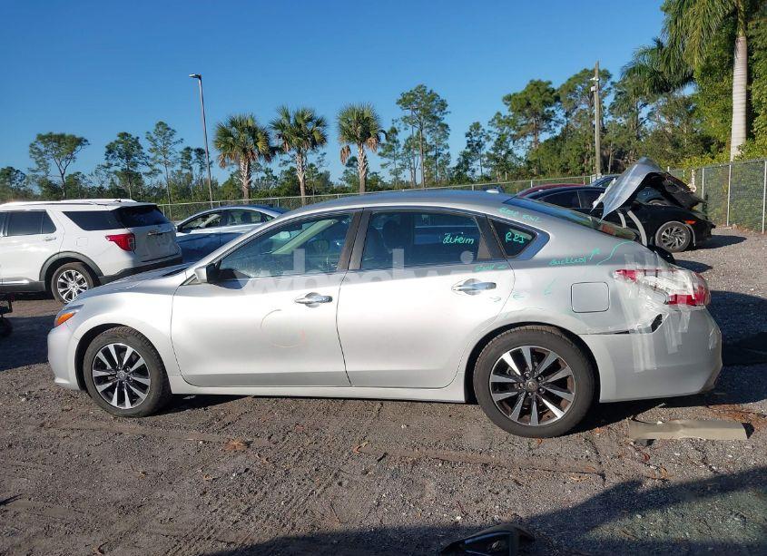 Photo 14 of 2017 Nissan Altima 2.5 SV (VIN 1N4AL3APXHC142770)