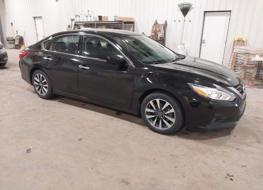 2017 Nissan Altima 2.5 SV (VIN 1N4AL3APXHC162582) main photo
