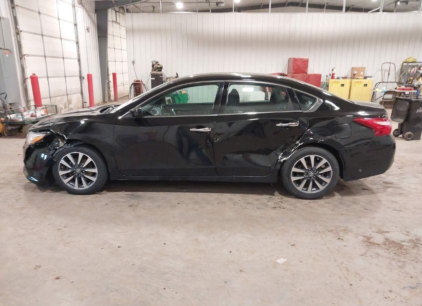 Photo 14 of 2017 Nissan Altima 2.5 SV (VIN 1N4AL3APXHC162582)
