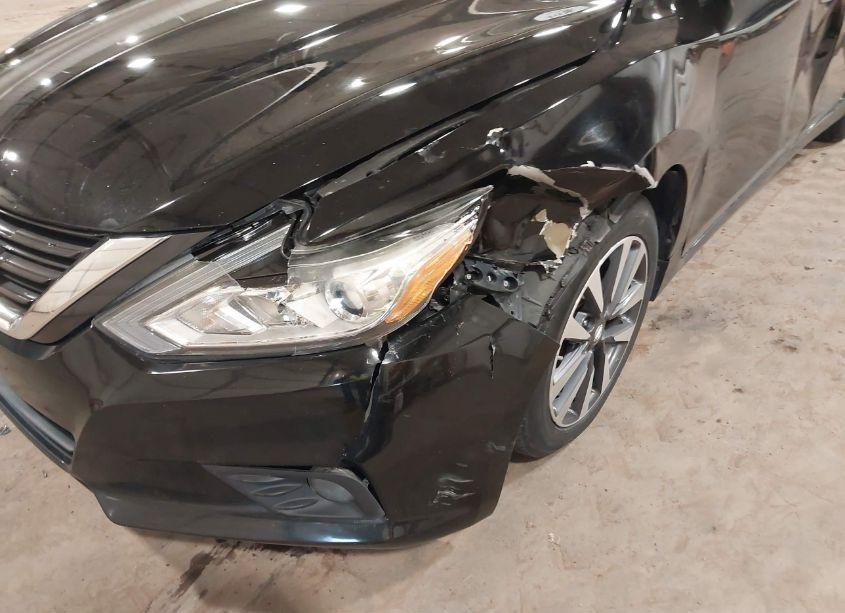 Photo 6 of 2017 Nissan Altima 2.5 SV (VIN 1N4AL3APXHC162582)
