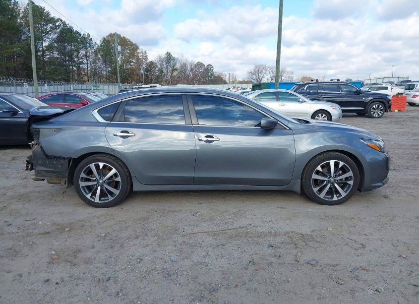 Photo 14 of 2017 Nissan Altima 2.5 SR (VIN 1N4AL3APXHC167992)