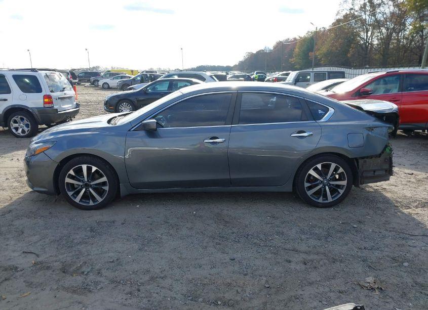 Photo 15 of 2017 Nissan Altima 2.5 SR (VIN 1N4AL3APXHC167992)