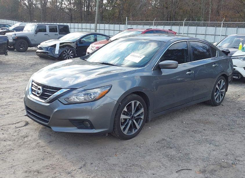 Photo 2 of 2017 Nissan Altima 2.5 SR (VIN 1N4AL3APXHC167992)