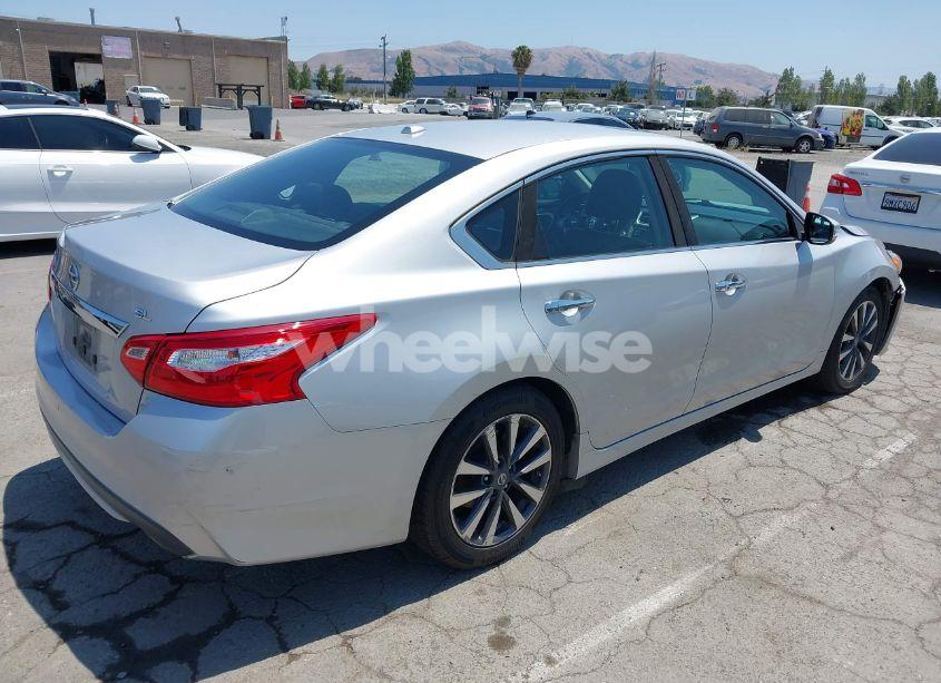 Photo 4 of 2017 Nissan Altima 2.5 SL (VIN 1N4AL3APXHC176949)