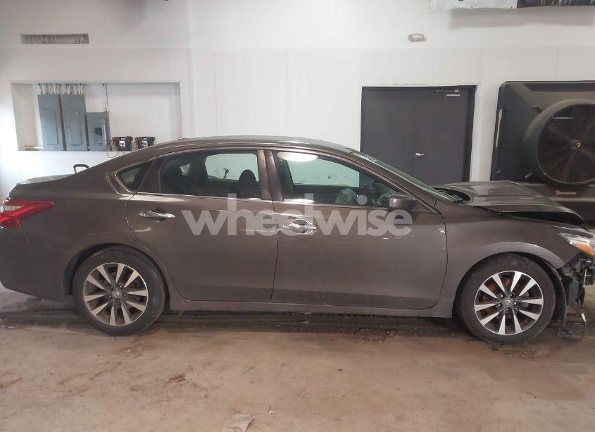 Photo 13 of 2017 Nissan Altima 2.5 SV (VIN 1N4AL3APXHC199325)