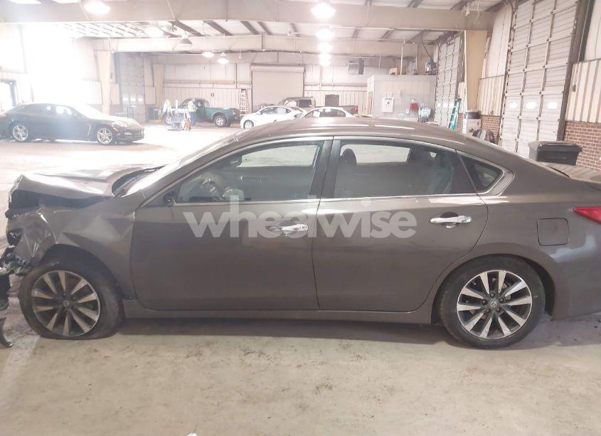 Photo 14 of 2017 Nissan Altima 2.5 SV (VIN 1N4AL3APXHC199325)