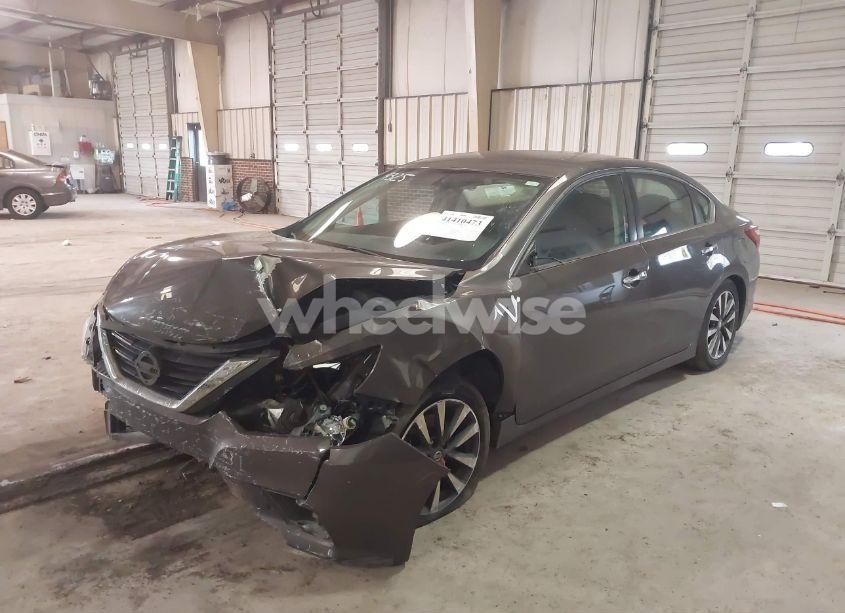Photo 2 of 2017 Nissan Altima 2.5 SV (VIN 1N4AL3APXHC199325)