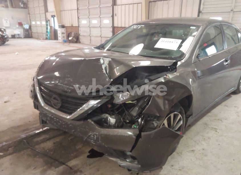 Photo 6 of 2017 Nissan Altima 2.5 SV (VIN 1N4AL3APXHC199325)