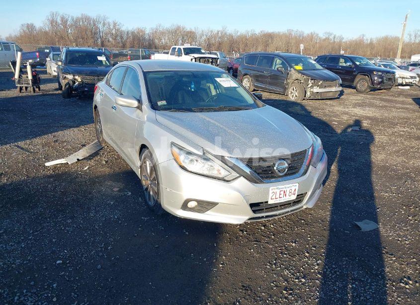 2017 Nissan Altima 2.5 SV (VIN 1N4AL3APXHC210873) main photo