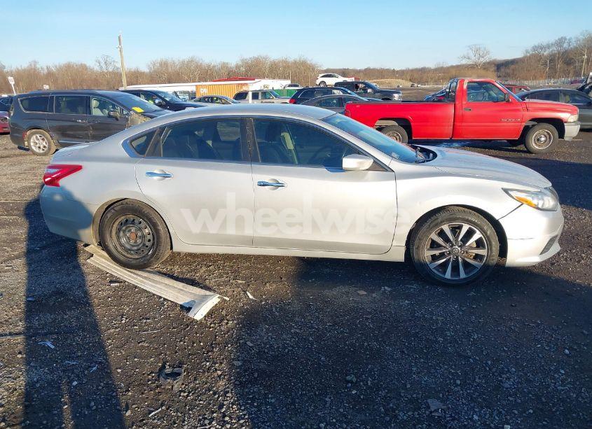 Photo 13 of 2017 Nissan Altima 2.5 SV (VIN 1N4AL3APXHC210873)