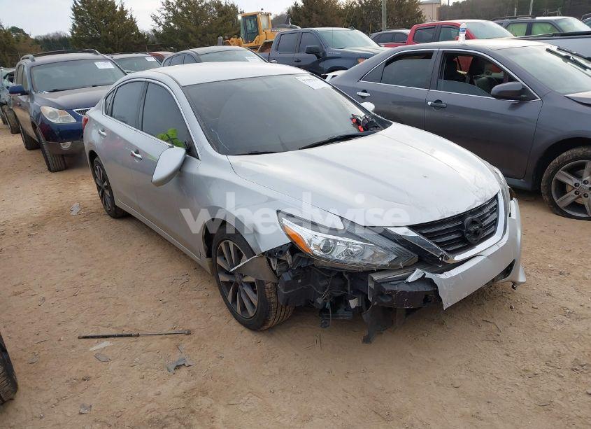 2017 Nissan Altima 2.5 SV (VIN 1N4AL3APXHC211778) main photo