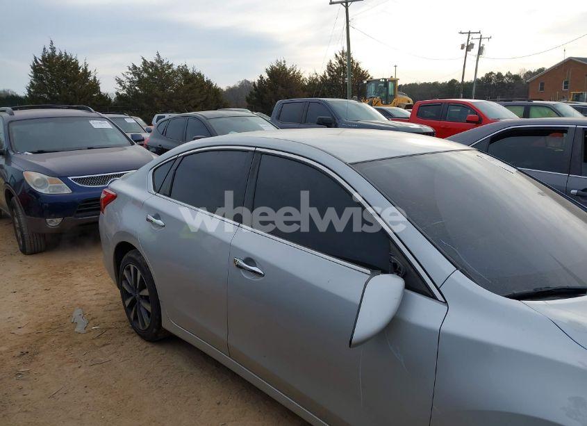 Photo 13 of 2017 Nissan Altima 2.5 SV (VIN 1N4AL3APXHC211778)