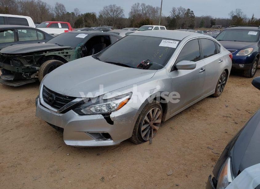 Photo 2 of 2017 Nissan Altima 2.5 SV (VIN 1N4AL3APXHC211778)