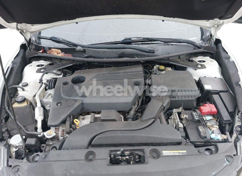 Photo 10 of 2017 Nissan Altima 2.5 SR (VIN 1N4AL3APXHC212977)