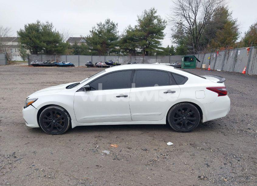 Photo 14 of 2017 Nissan Altima 2.5 SR (VIN 1N4AL3APXHC212977)