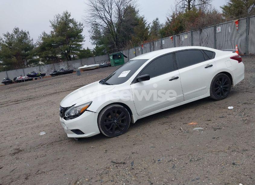 Photo 2 of 2017 Nissan Altima 2.5 SR (VIN 1N4AL3APXHC212977)