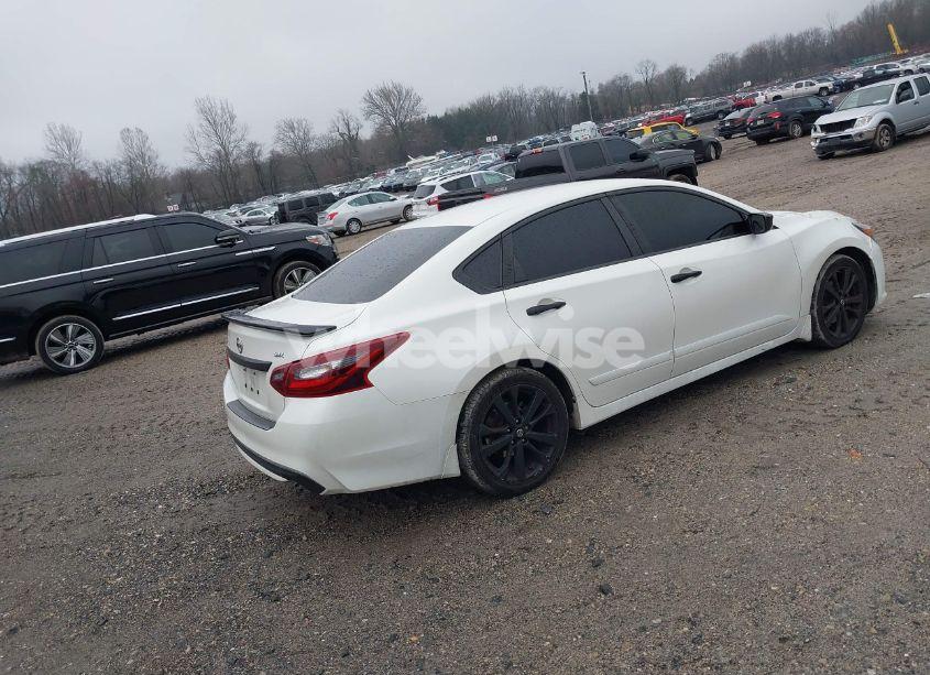 Photo 4 of 2017 Nissan Altima 2.5 SR (VIN 1N4AL3APXHC212977)