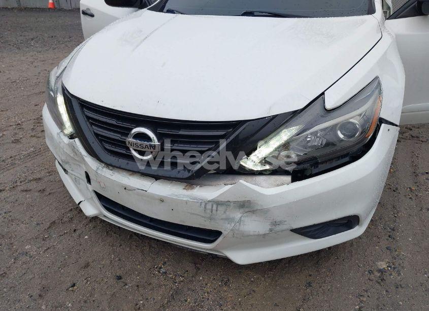 Photo 6 of 2017 Nissan Altima 2.5 SR (VIN 1N4AL3APXHC212977)