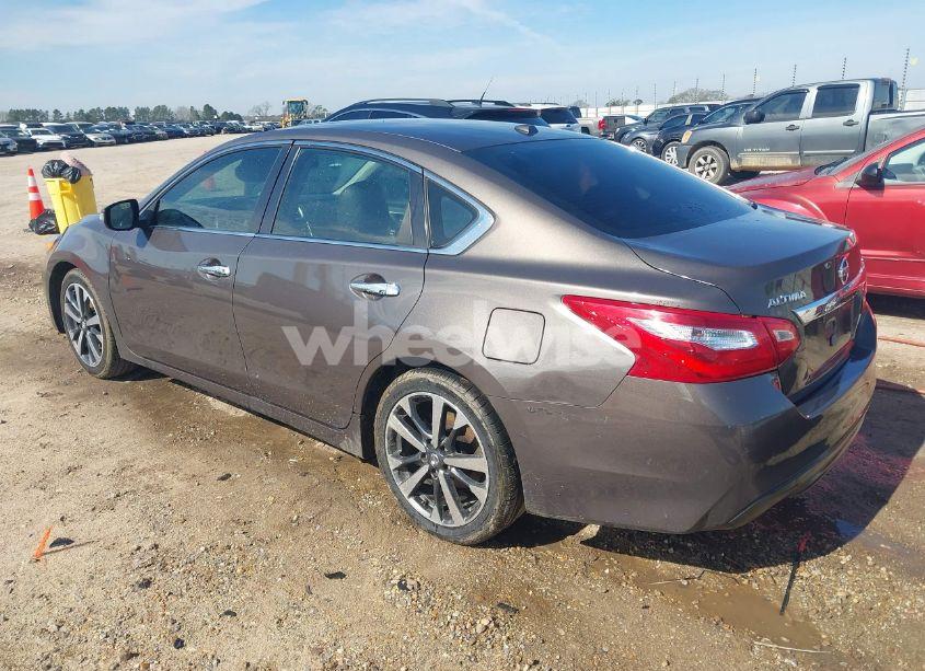 Photo 3 of 2017 Nissan Altima 2.5 SL (VIN 1N4AL3APXHC214163)