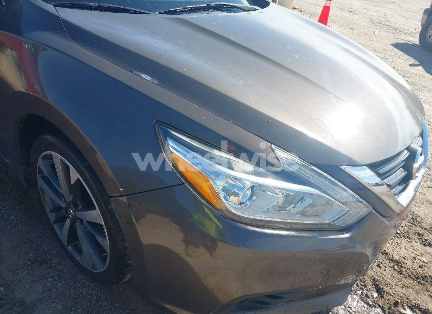 Photo 6 of 2017 Nissan Altima 2.5 SL (VIN 1N4AL3APXHC214163)