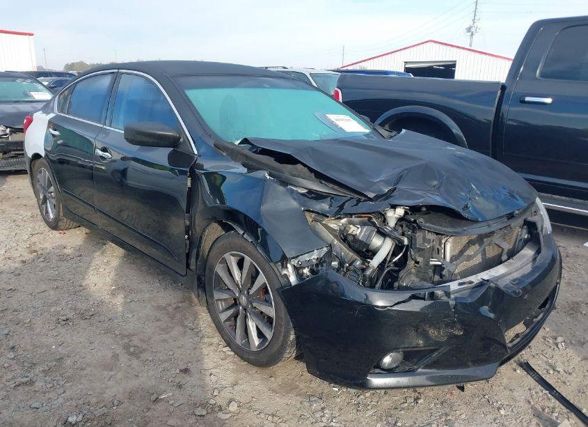 2017 Nissan Altima 2.5 SV (VIN 1N4AL3APXHC255649) main photo