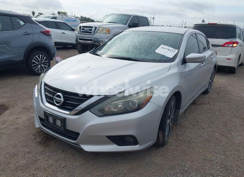 Photo 2 of 2017 Nissan Altima 2.5 SR (VIN 1N4AL3APXHC272015)