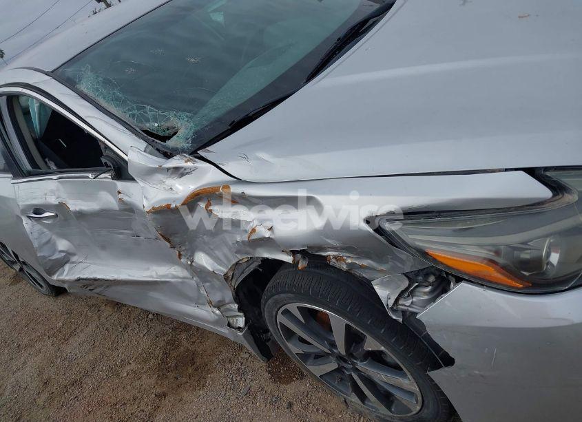 Photo 6 of 2017 Nissan Altima 2.5 SR (VIN 1N4AL3APXHC272015)