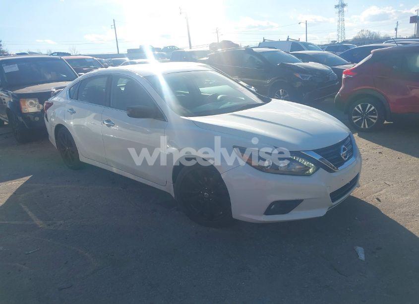 2017 Nissan Altima 2.5 SR (VIN 1N4AL3APXHC284679) main photo