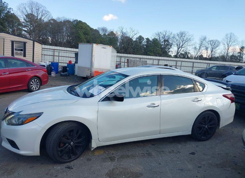 Photo 14 of 2017 Nissan Altima 2.5 SR (VIN 1N4AL3APXHC284679)