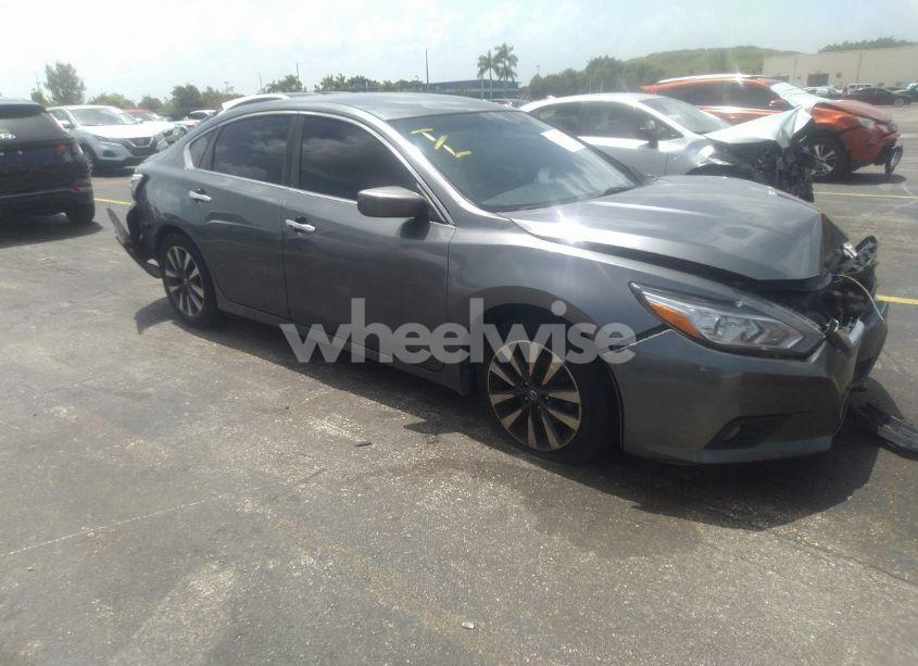 2017 Nissan Altima 2.5 SV (VIN 1N4AL3APXHC289459) main photo