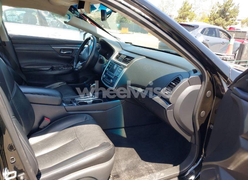 Photo 5 of 2017 Nissan Altima 2.5 SL (VIN 1N4AL3APXHC470996)