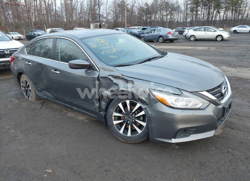 2017 Nissan Altima 2.5 SV (VIN 1N4AL3APXHC491525) main photo