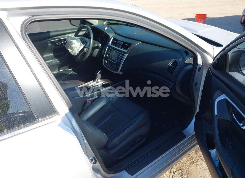 Photo 5 of 2017 Nissan Altima 2.5 SL (VIN 1N4AL3APXHC496045)