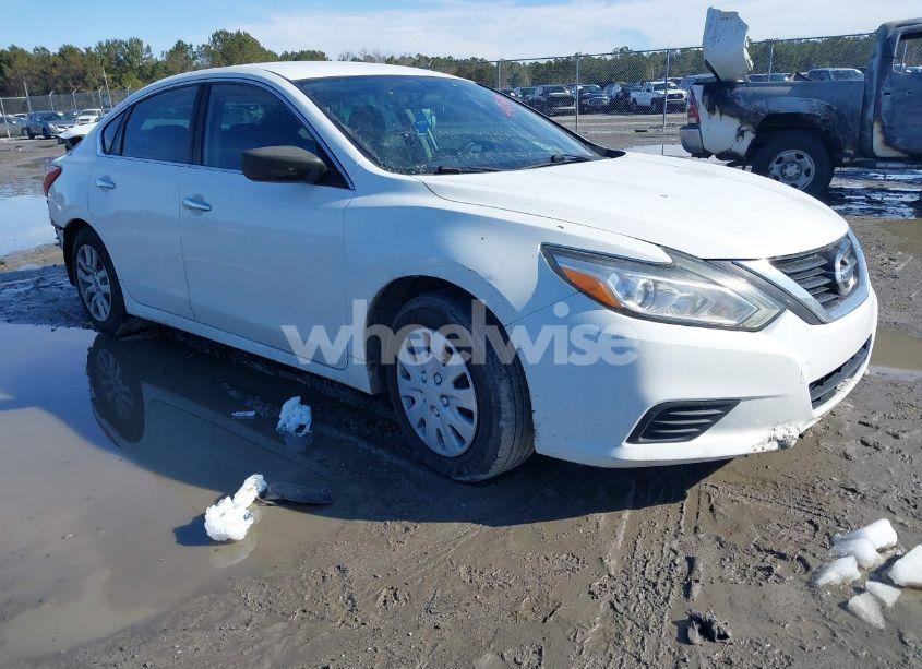 2017 Nissan Altima 2.5/2.5 S/2.5 SL/2.5 SR/2.5 SV (VIN 1N4AL3APXHN302487) main photo