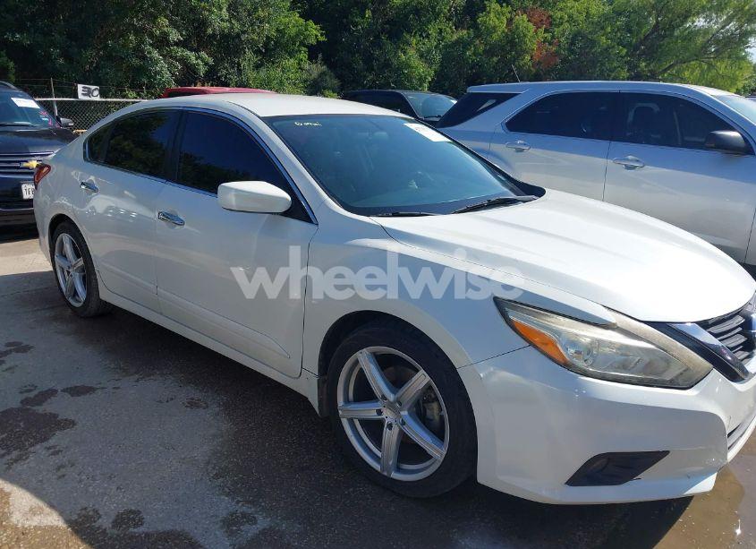 Photo 13 of 2017 Nissan Altima 2.5 SR (VIN 1N4AL3APXHN303459)