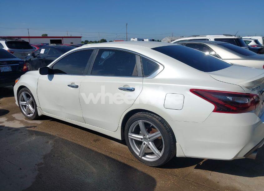 Photo 14 of 2017 Nissan Altima 2.5 SR (VIN 1N4AL3APXHN303459)