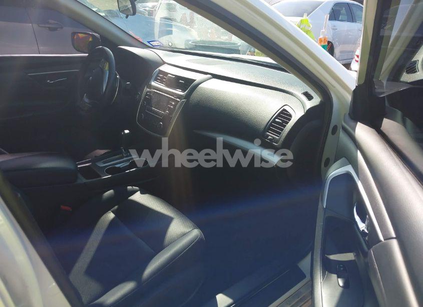 Photo 5 of 2017 Nissan Altima 2.5 SR (VIN 1N4AL3APXHN303459)