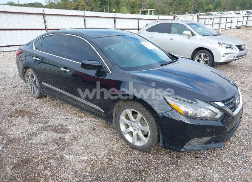 2017 Nissan Altima 2.5 SR (VIN 1N4AL3APXHN304790) main photo