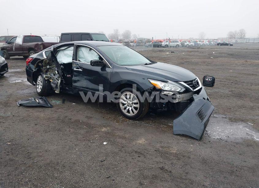 2017 Nissan Altima 2.5 S (VIN 1N4AL3APXHN319225) main photo