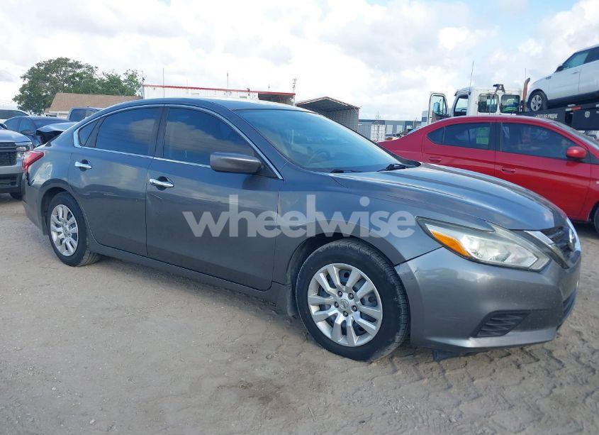 2017 Nissan Altima 2.5 S (VIN 1N4AL3APXHN322044) main photo