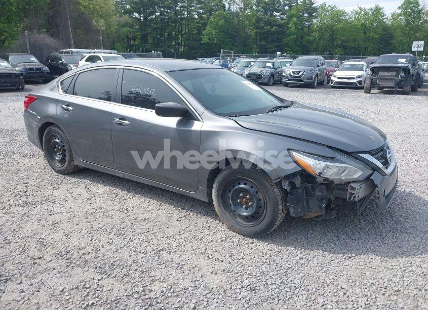2017 Nissan Altima 2.5 S (VIN 1N4AL3APXHN327227) main photo