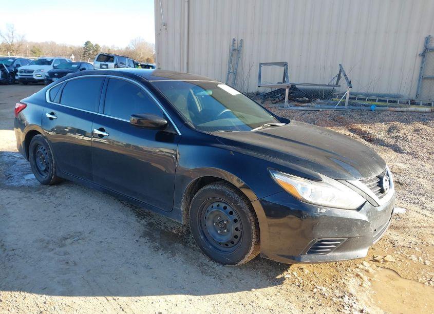 2017 Nissan Altima 2.5 S (VIN 1N4AL3APXHN338437) main photo